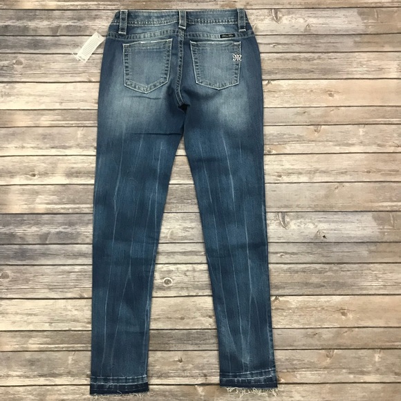 New Miss Me Mid-Rise Skinny Released Hem Jeans - Picture 6 of 8